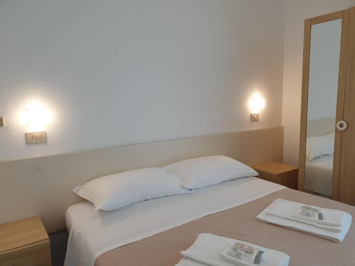 Hotel Baden Baden Rimini Exterior photo